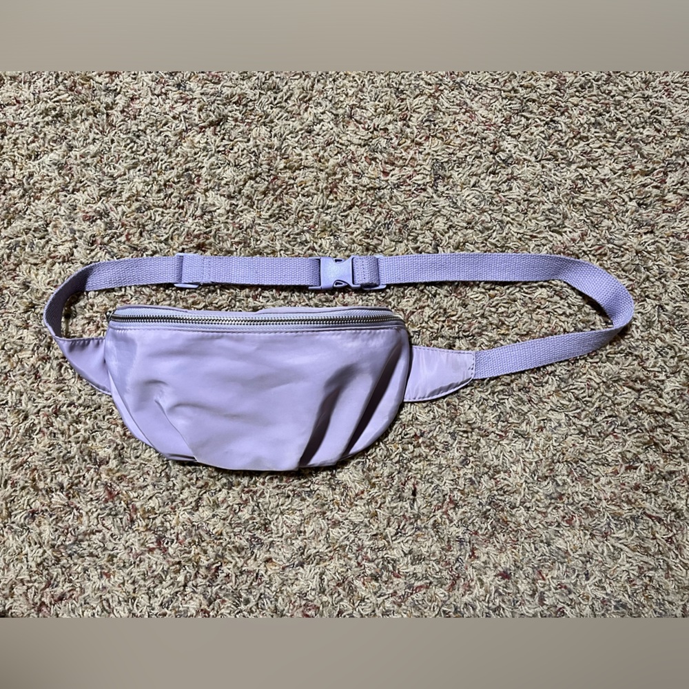lavender/purple fanny pack/crossbody bag